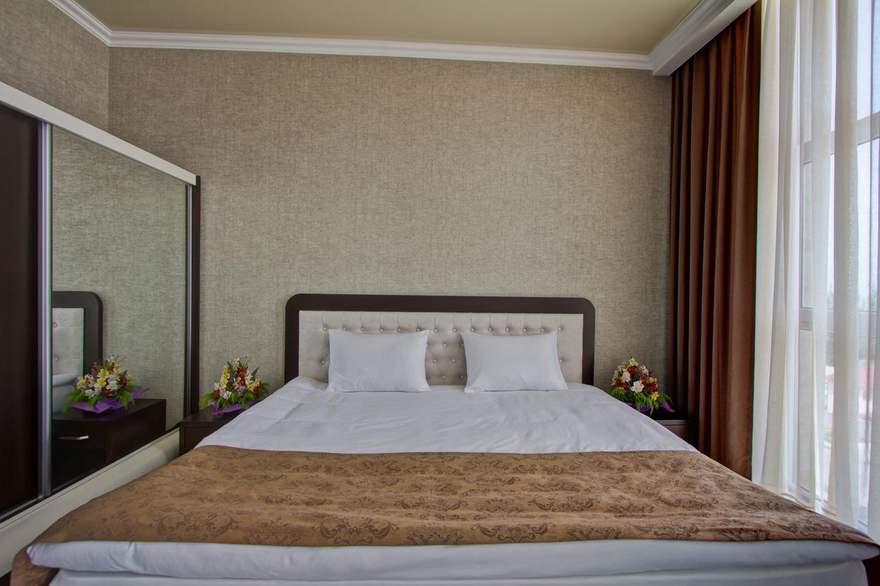 Karagat Hotel Каракол Екстериор снимка