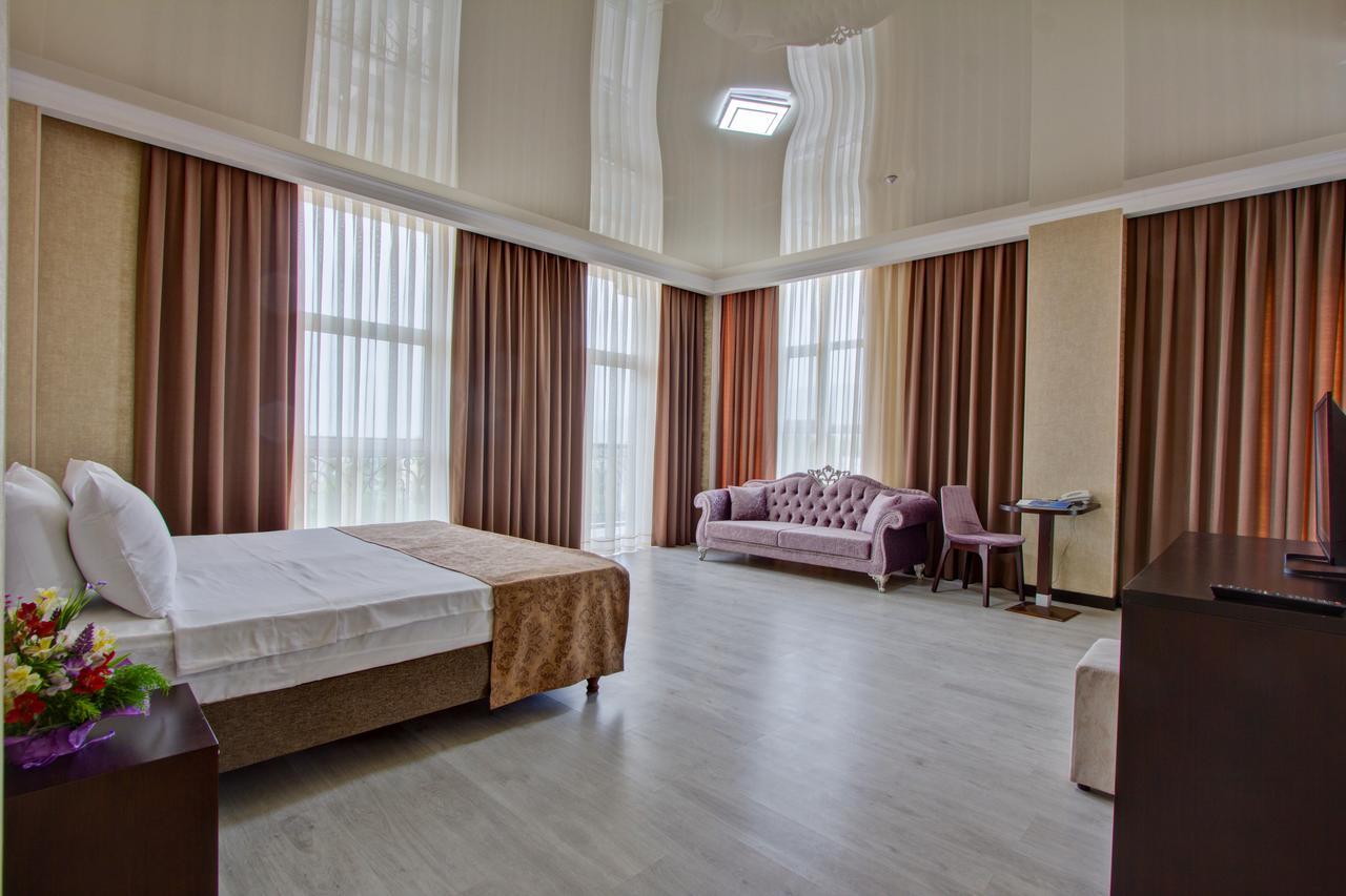 Karagat Hotel Каракол Екстериор снимка