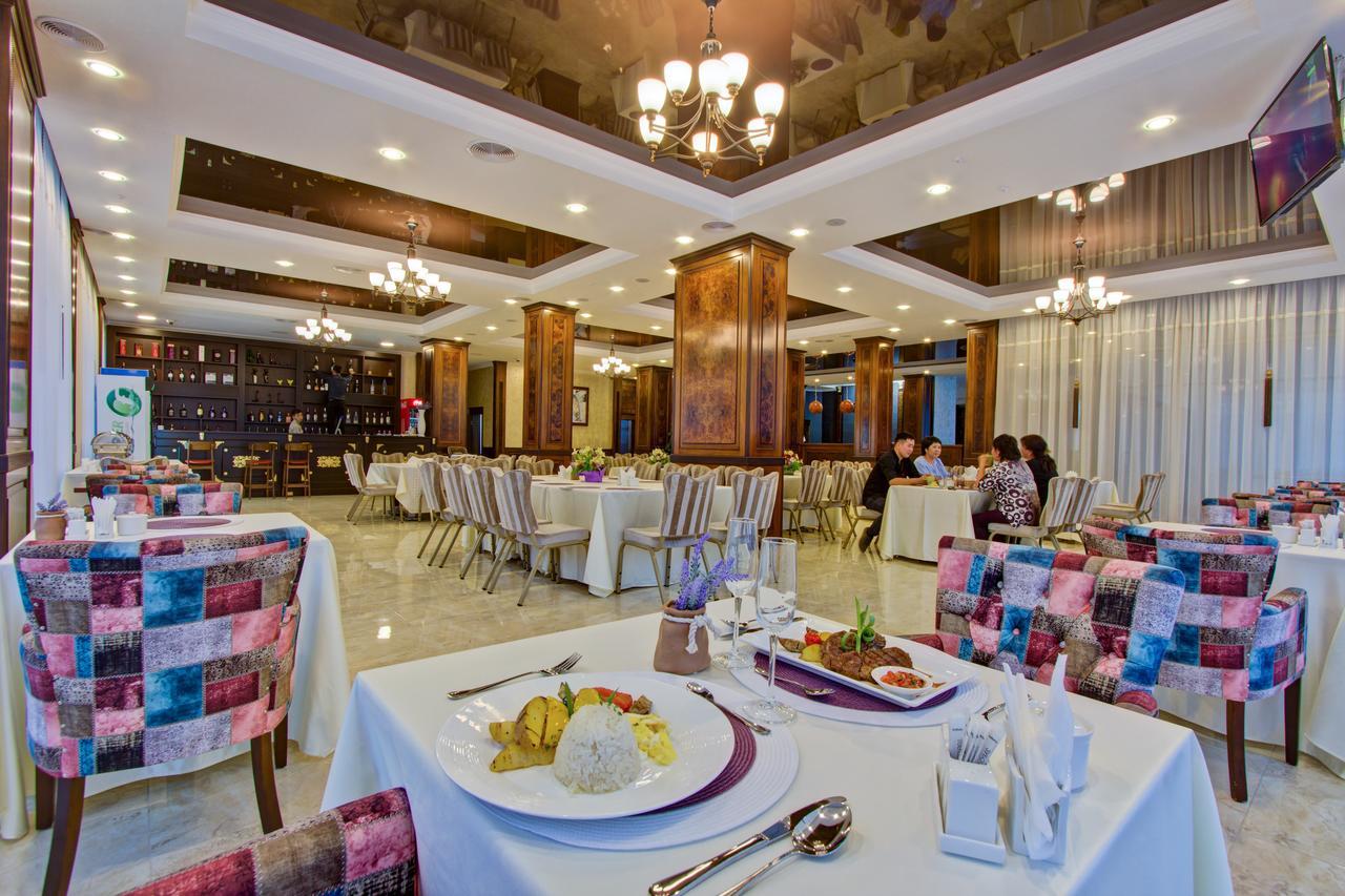 Karagat Hotel Каракол Екстериор снимка