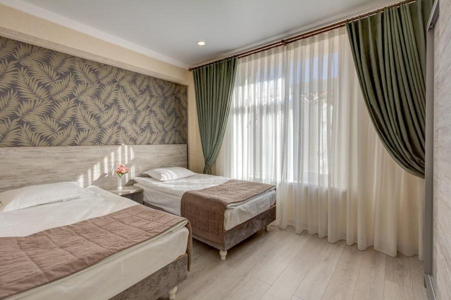 Karagat Hotel Каракол Екстериор снимка